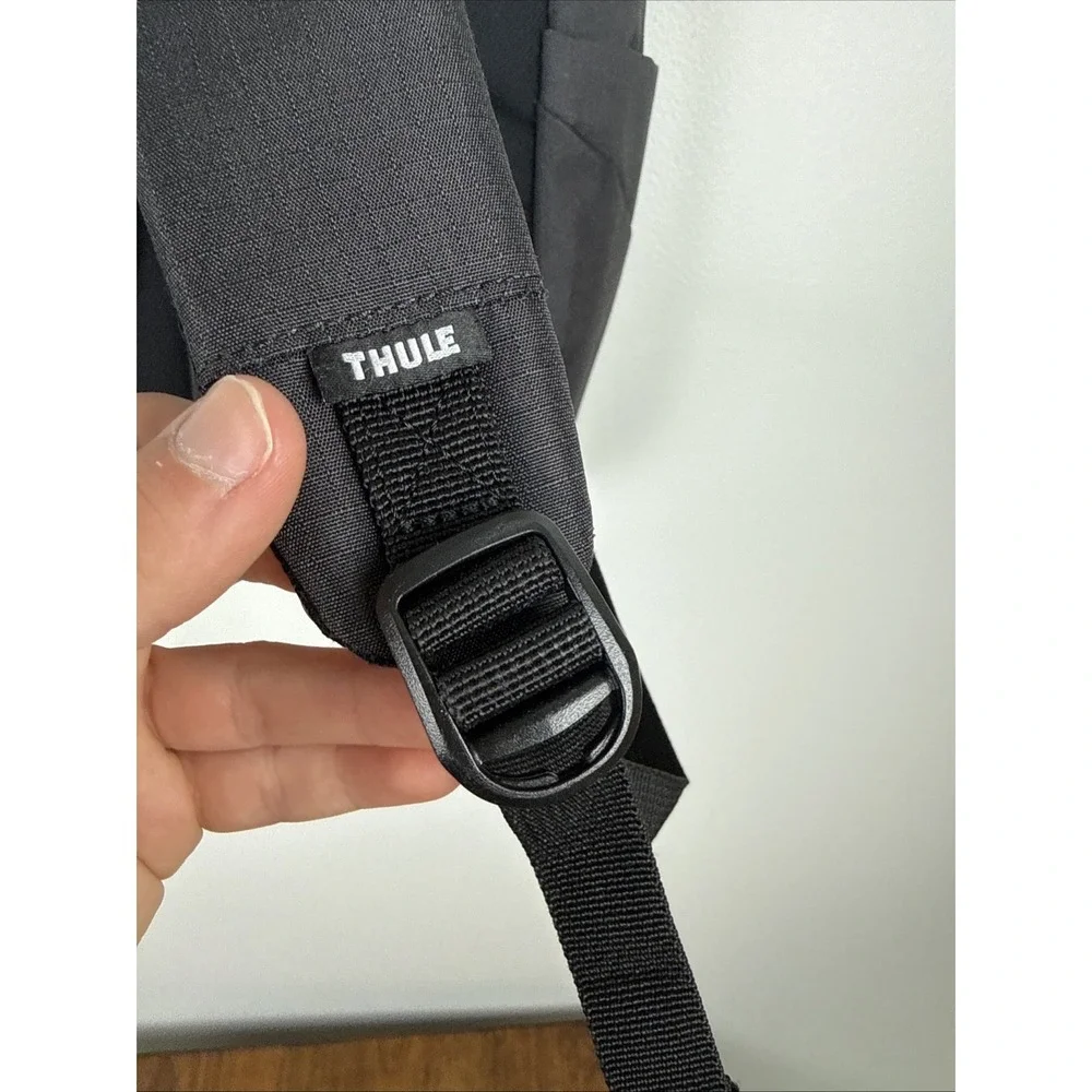 NWOT Thule Lithos 20L Laptop Backpack Charcoal Gray Nylon Multi-Pockets Travel